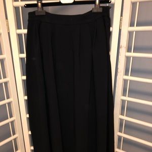 Black midi skirt with great flow!